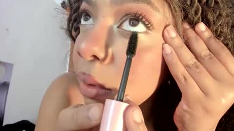 Snapshot of alika01_ chatting on June 4, 2:34 pm alika online show from June 4, 2:34 pm