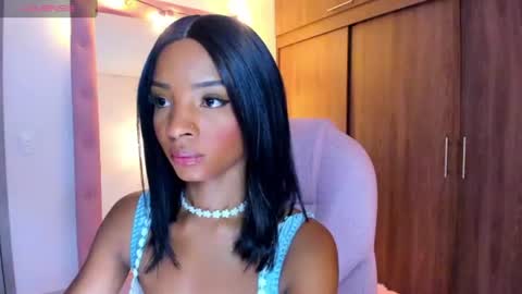 Snapshot of alika_houston chatting on July 7, 9:13 am IG Alik nasso online show from July 7, 9:13 am