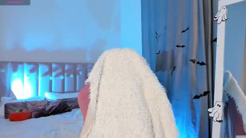 Snapshot of alina_39 chatting on October 26, 7:14 am alina_39 online show from October 26, 7:14 am