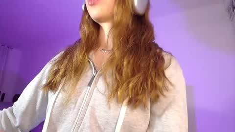 Snapshot of alina_lee01 chatting on July 11, 2:25 am NYX online show from July 11, 2:25 am