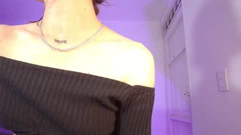 Snapshot of alina_lee01 chatting on July 27, 12:17 am NYX online show from July 27, 12:17 am