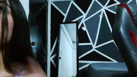 Snapshot of alina_lover chatting on November 12, 12:33 am alina_lover online show from November 12, 12:33 am