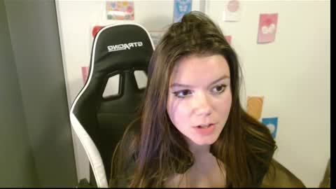 Snapshot of alina_nightshade chatting on December 5, 3:48 am Alina Nightshade online show from December 5, 3:48 am