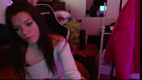 Snapshot of alina_nightshade chatting on March 27, 5:24 am Alina Nightshade online show from March 27, 5:24 am