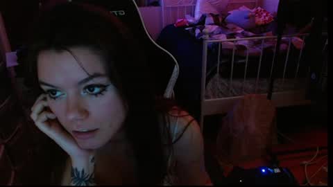 Snapshot of alina_nightshade chatting on June 12, 5:17 am Alina Nightshade online show from June 12, 5:17 am