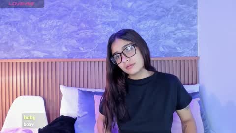 Snapshot of alina_sauvage_ chatting on February 1, 6:28 pm alina online show from February 1, 6:28 pm