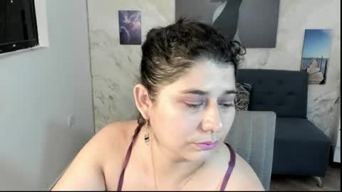Snapshot of alinabozz1 chatting on June 12, 5:17 am alinabozz1 online show from June 12, 5:17 am