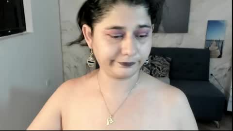 Snapshot of alinabozz1 chatting on June 13, 3:37 am alinabozz1 online show from June 13, 3:37 am