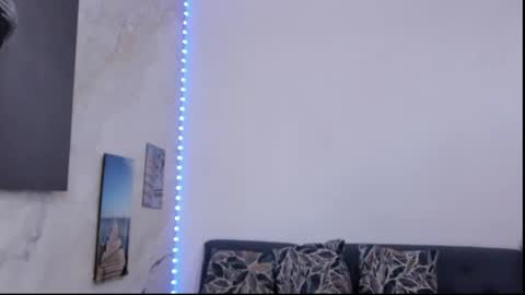 Snapshot of alinabozz1 chatting on June 25, 7:51 pm alinabozz1 online show from June 25, 7:51 pm