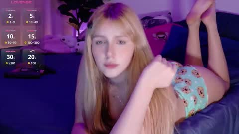 Snapshot of alinacarter__ chatting on February 20, 11:38 pm alina carter online show from February 20, 11:38 pm