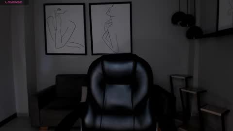 alinakravitz_ online show from November 1, 11:56 am