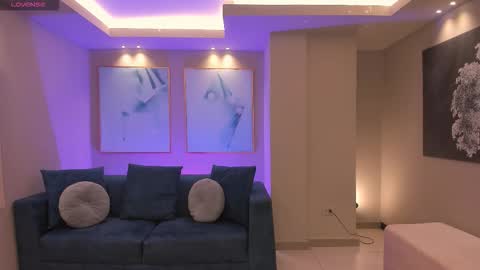 alinakravitz_ online show from February 18, 12:23 pm