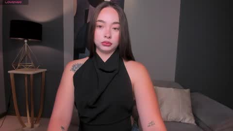 alinakravitz_ online show from March 27, 12:16 pm