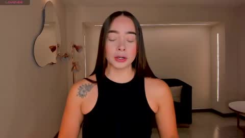alinakravitz_ online show from June 2, 12:07 pm
