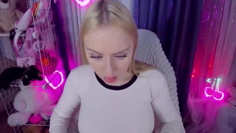 alinaocean online show from March 22, 3:37 pm