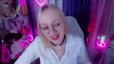 Snapshot of alinaocean chatting on April 20, 4:43 pm alinaocean online show from April 20, 4:43 pm