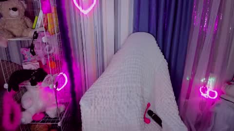 Snapshot of alinaocean chatting on April 21, 4:23 pm alinaocean online show from April 21, 4:23 pm