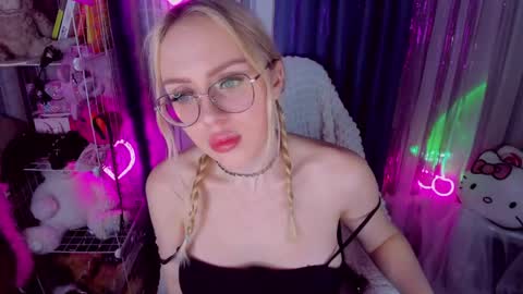 Snapshot of alinaocean chatting on April 29, 6:25 pm alinaocean online show from April 29, 6:25 pm