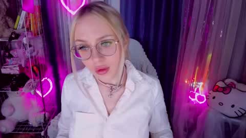 Snapshot of alinaocean chatting on April 30, 6:36 pm alinaocean online show from April 30, 6:36 pm