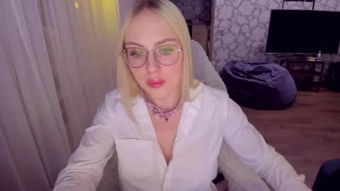 Snapshot of alinaocean chatting on May 30, 6:16 pm alinaocean online show from May 30, 6:16 pm