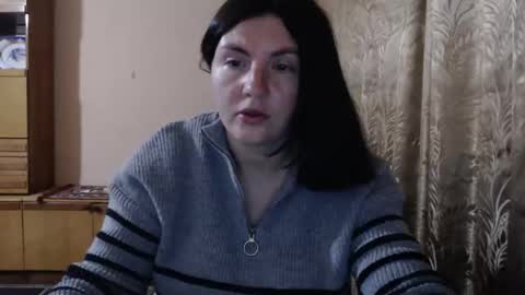 Snapshot of alinaxjames chatting on April 21, 2:04 am AlinaxJames online show from April 21, 2:04 am
