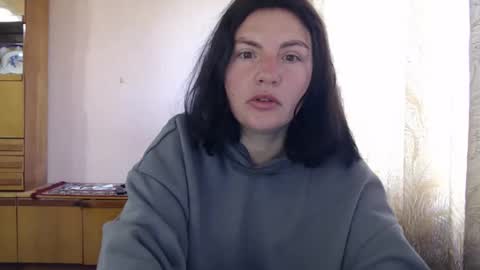 Snapshot of alinaxjames chatting on April 27, 7:39 am AlinaxJames online show from April 27, 7:39 am