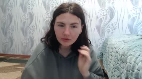 Snapshot of alinaxjames chatting on June 2, 9:44 am AlinaxJames online show from June 2, 9:44 am