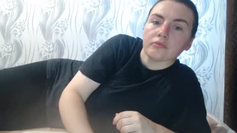Snapshot of alinaxjames chatting on June 29, 7:58 am AlinaxJames online show from June 29, 7:58 am