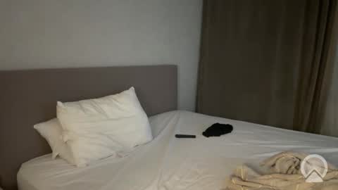 Snapshot of aliniasky chatting on September 30, 9:42 pm Aliniasky online show from September 30, 9:42 pm