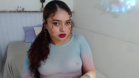 alis_montiel online show from June 7, 4:16 am
