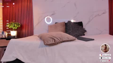     online show from January 9, 3:12 pm