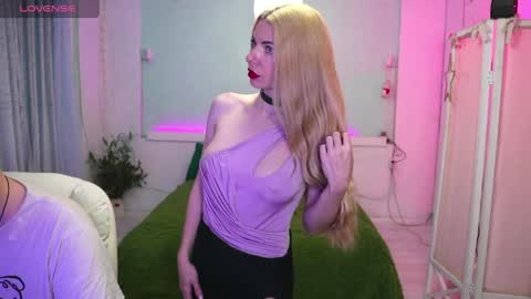 Alisa Aleks online show from April 17, 3:37 pm