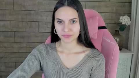 AlisaVersailles online show from October 7, 4:15 pm