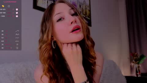 Snapshot of alisavine chatting on June 6, 7:29 pm Alisa online show from June 6, 7:29 pm