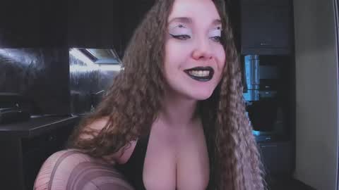 Snapshot of alisaxfox chatting on May 5, 7:38 am Alisa online show from May 5, 7:38 am