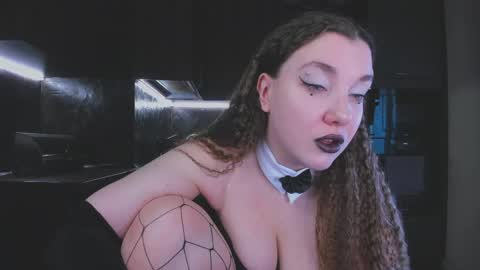 Snapshot of alisaxfox chatting on May 18, 9:48 am Alisa online show from May 18, 9:48 am