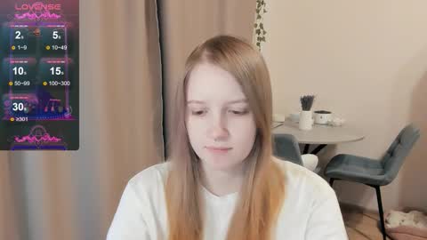 Snapshot of alisha_ley chatting on September 22, 4:09 pm Alya online show from September 22, 4:09 pm