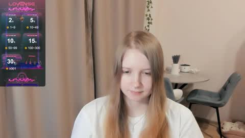 Snapshot of alisha_ley chatting on September 25, 6:22 pm Alya online show from September 25, 6:22 pm