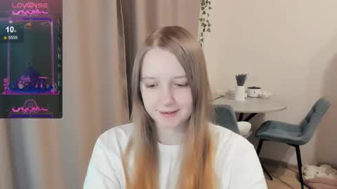 Snapshot of alisha_ley chatting on October 6, 8:39 pm Alya online show from October 6, 8:39 pm