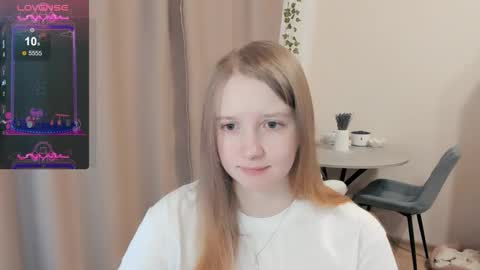 Snapshot of alisha_ley chatting on October 12, 6:01 am Alya online show from October 12, 6:01 am