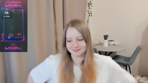 Snapshot of alisha_ley chatting on October 13, 6:41 pm Alya online show from October 13, 6:41 pm