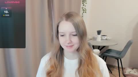 Snapshot of alisha_ley chatting on October 16, 10:05 am Alya online show from October 16, 10:05 am