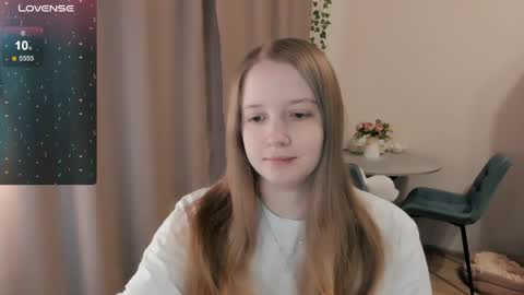 Snapshot of alisha_ley chatting on April 20, 2:58 am Alya online show from April 20, 2:58 am