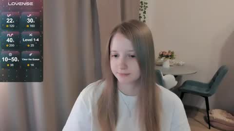Snapshot of alisha_ley chatting on April 23, 1:57 pm Alya online show from April 23, 1:57 pm