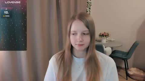 Snapshot of alisha_ley chatting on April 26, 8:39 pm Alya online show from April 26, 8:39 pm