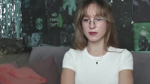 alishakelly online show from October 30, 6:04 am