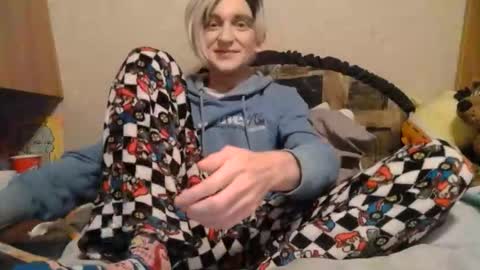 Alisha online show from April 12, 4:28 am