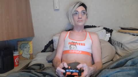Snapshot of alishaluv chatting on June 14, 3:58 pm Alisha online show from June 14, 3:58 pm
