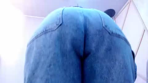 Snapshot of alishapalmer chatting on June 24, 11:42 am online show from June 24, 11:42 am