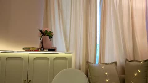 Alisia online show from February 4, 7:47 am